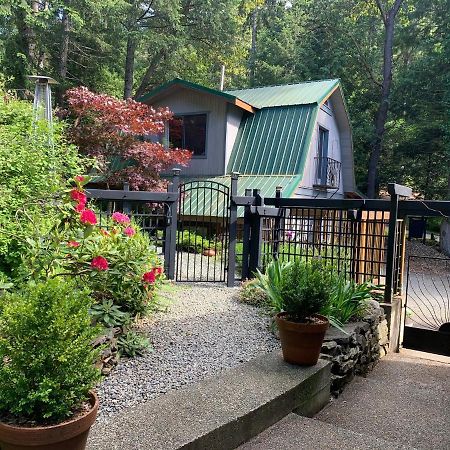 Salt Spring Carriage House B&B Ganges 외부 사진