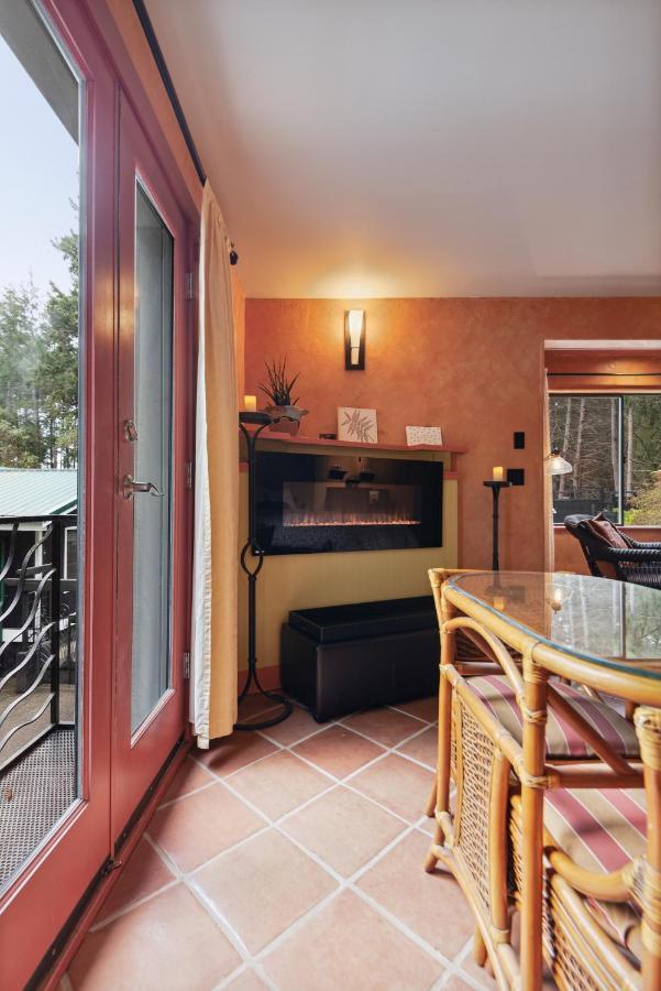 Salt Spring Carriage House B&B Ganges 외부 사진